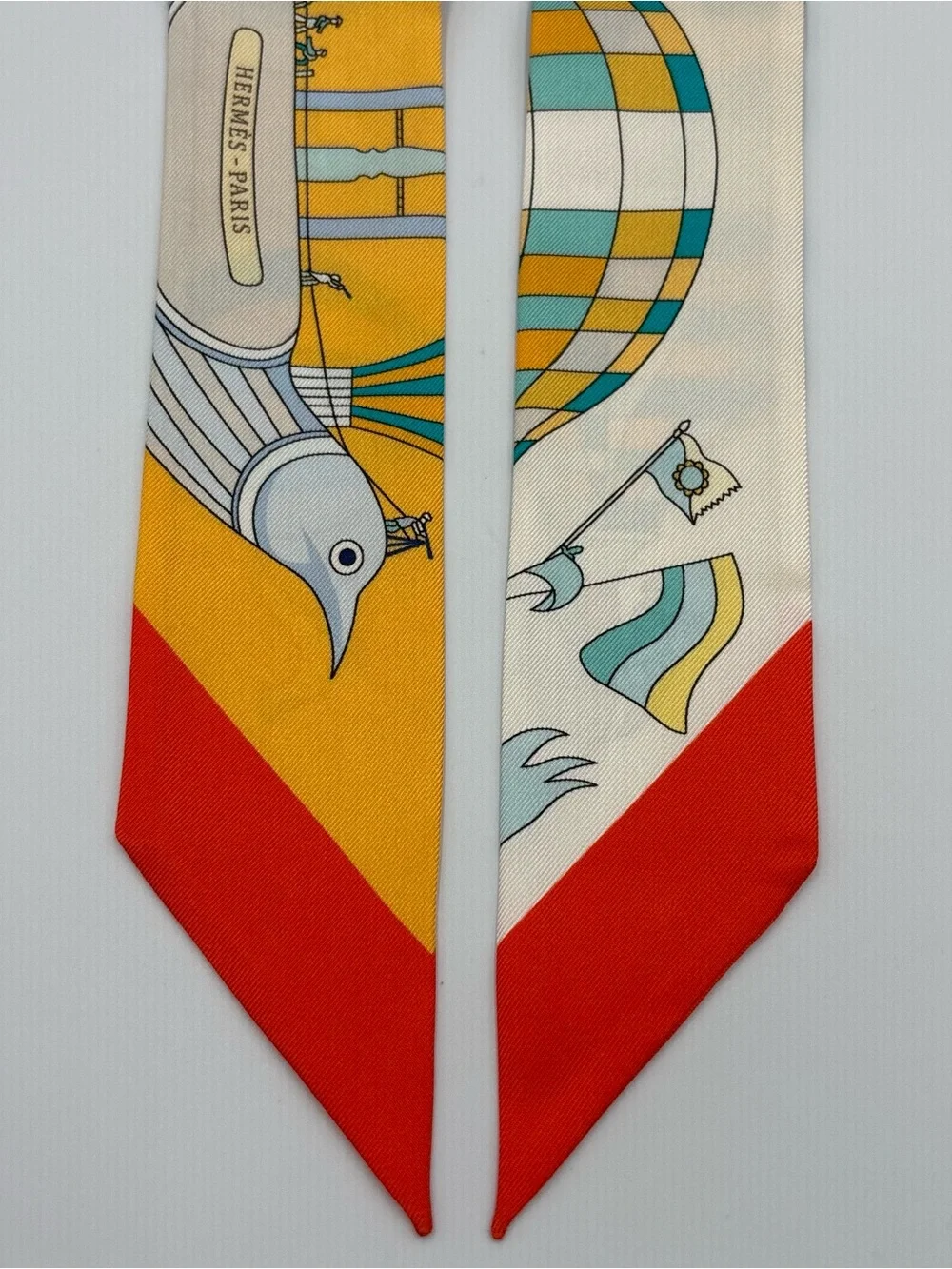 Hermès Twilly Les Folies du Ciel Silk Scarf Yellow Cream Hot Air Balloon - Picture 3 of 6